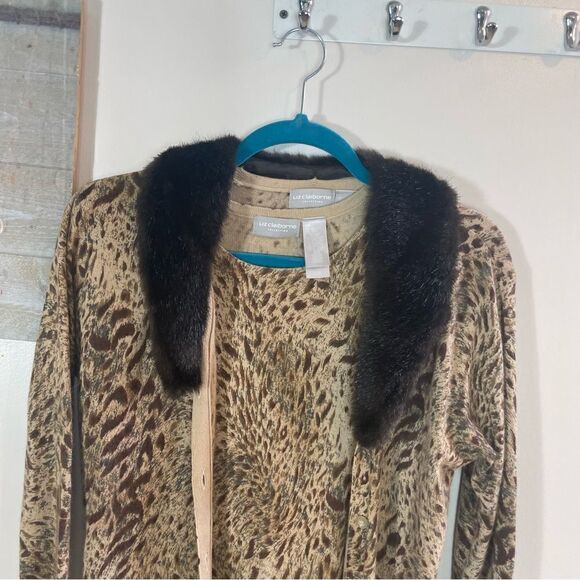 Liz Claiborne Collection Petite Lion Print L/S Faux Neck Button Down
Sweater - Picture 5 of 8